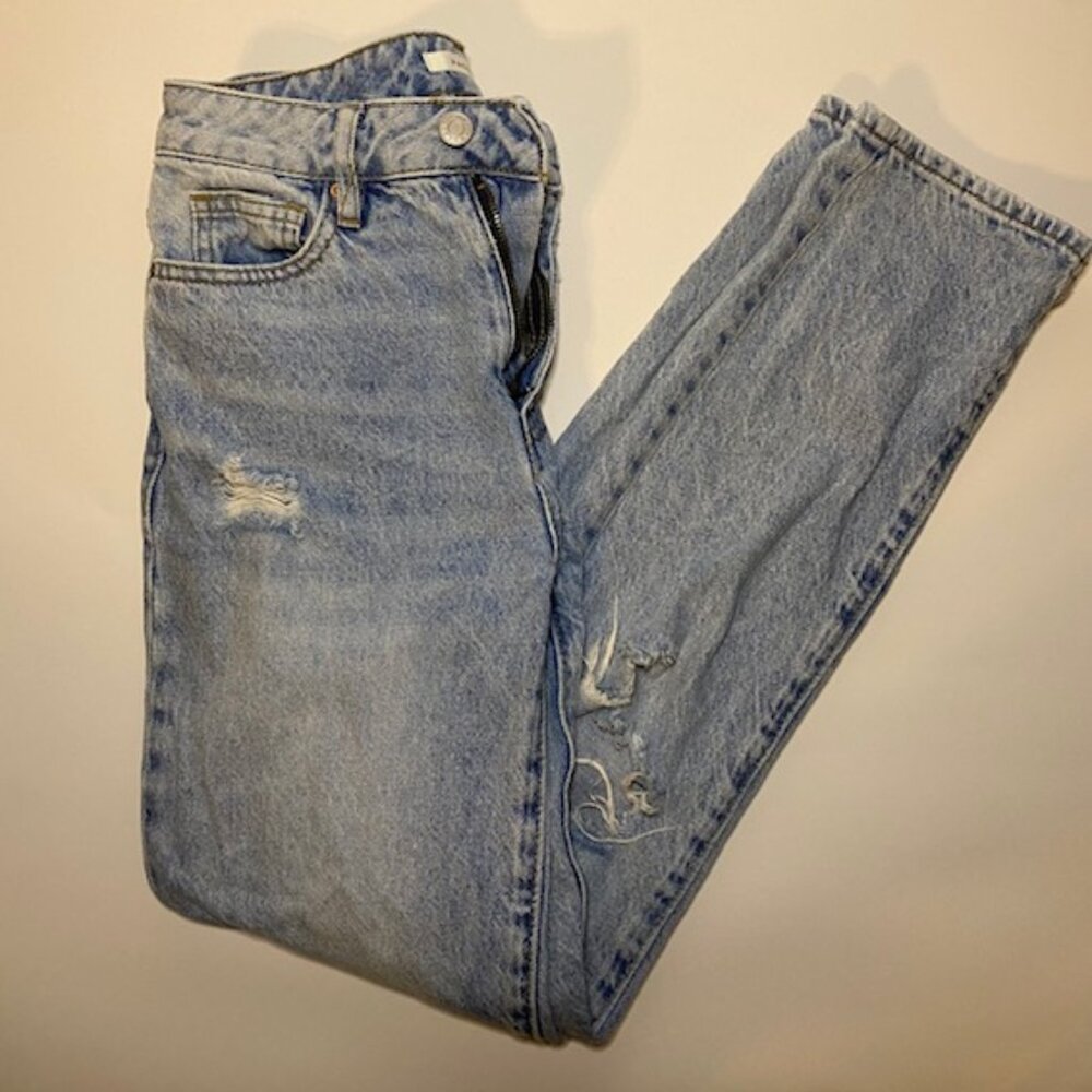 Pacsun High Waisted Ripped Mom Jeans Size 0/24